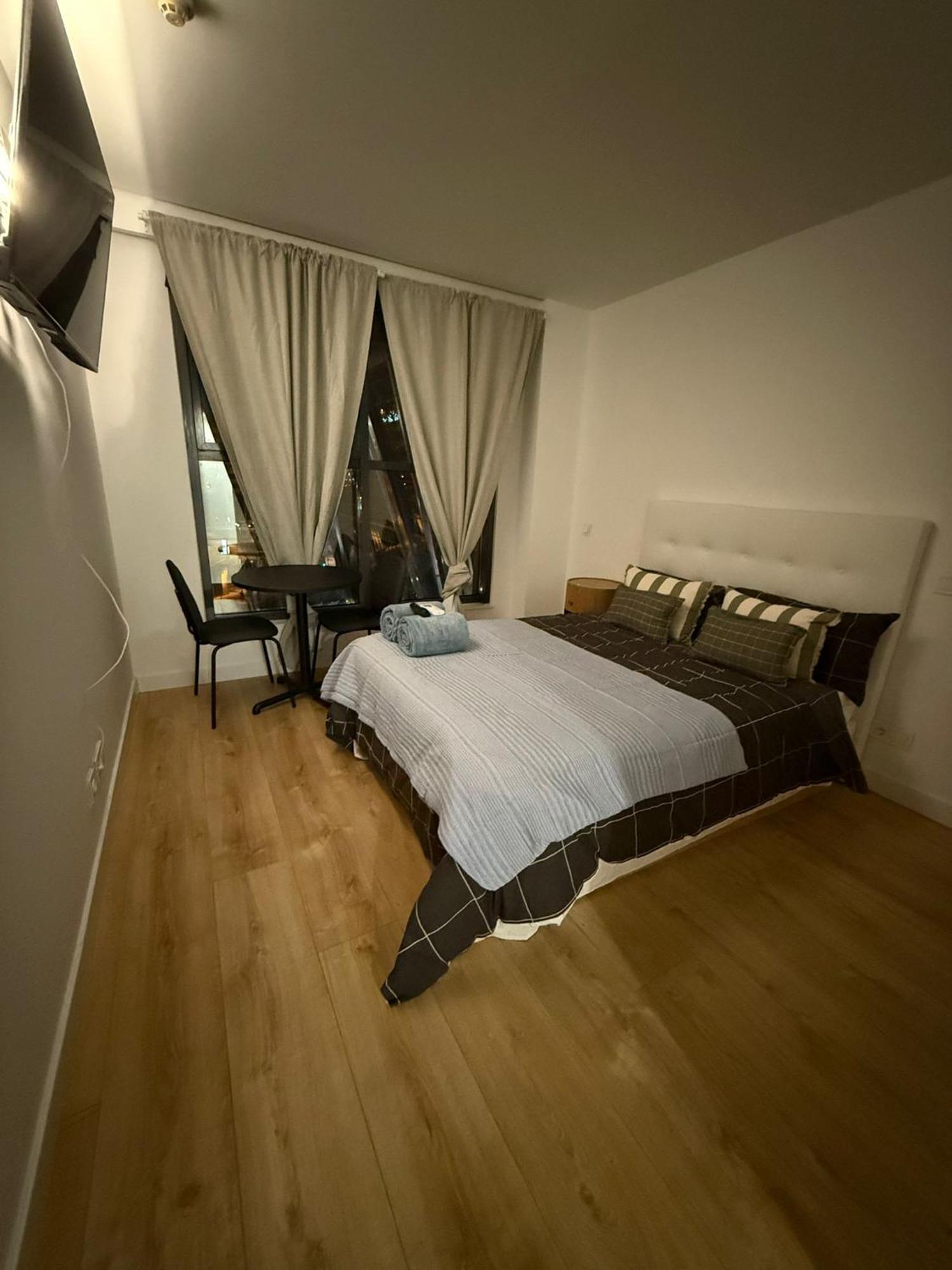 To Room Madrid Castellana מראה חיצוני תמונה